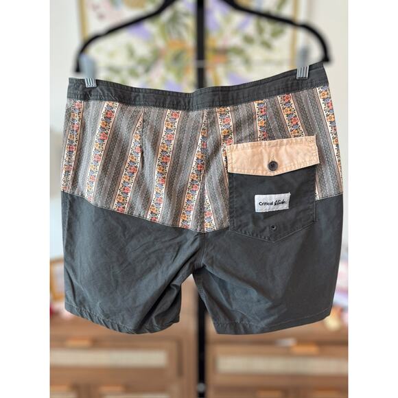 Critical Slide Ceremony Floral Striped 18in Board Short Swim Green Mens Size 30 - Picture 8 of 10